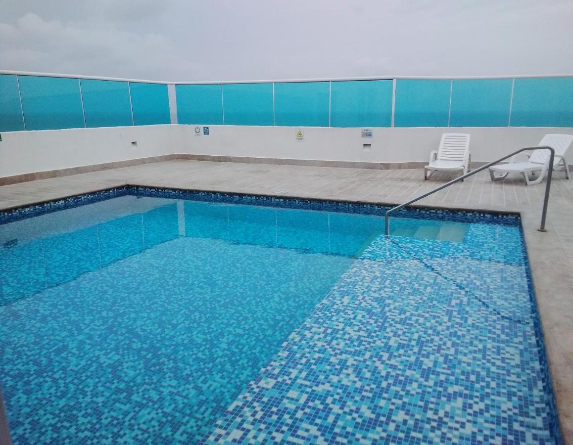 Apartamento , vista a la ciudad antigua y playa Cartagena Exterior foto