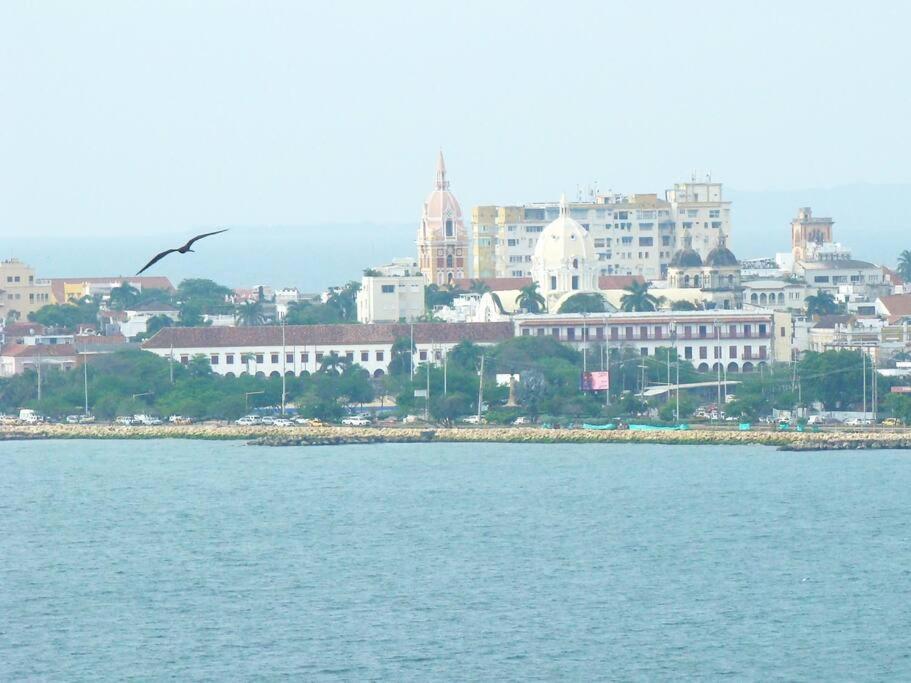Apartamento , vista a la ciudad antigua y playa Cartagena Exterior foto